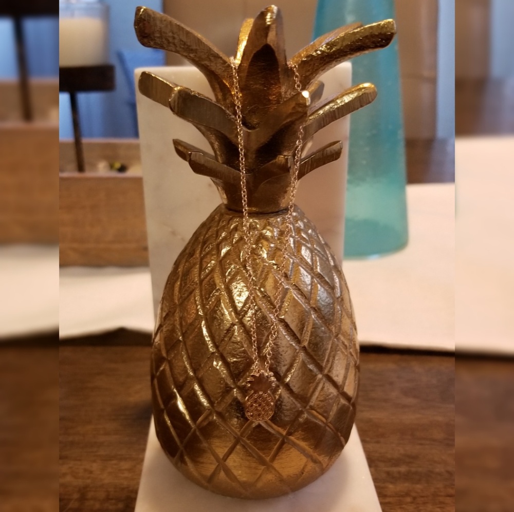 🍍 Gold Pineapple Jewelry 🍍 - Picture 3 of 5